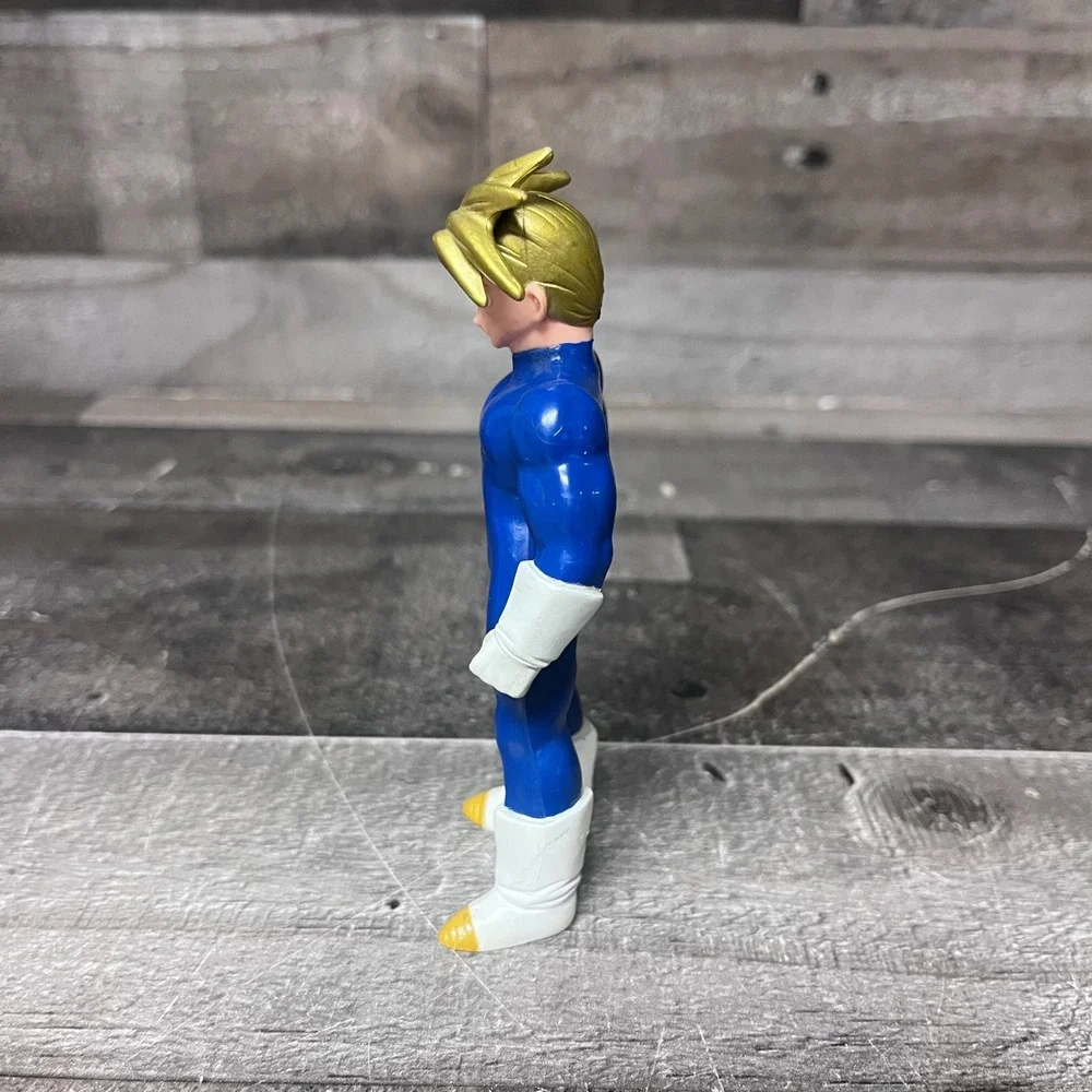 Dragon Ball Z Super Battle Collection 1996 Armor Figure Super Saiyan Trunks
